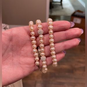 Pearl necklace and bracelet set